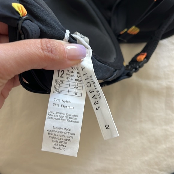 The most adorable Seafolly bikini 🍍 - Picture 4 of 6